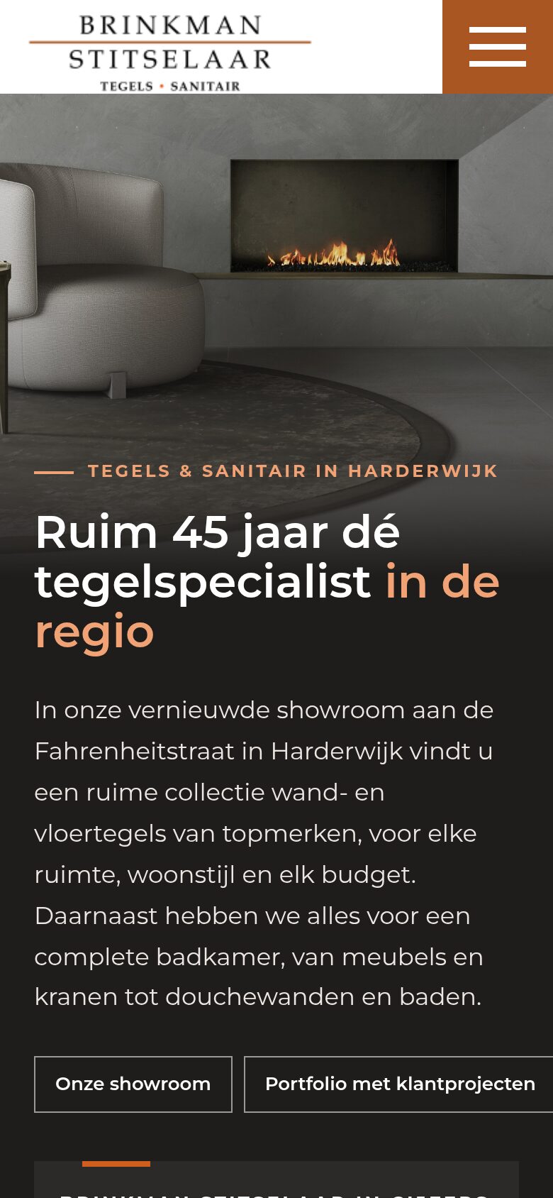 Website van Brinkman Stitselaar op een telefoon