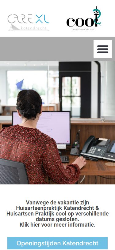 Website van Gezondheidscentrum Care XL op een telefoon