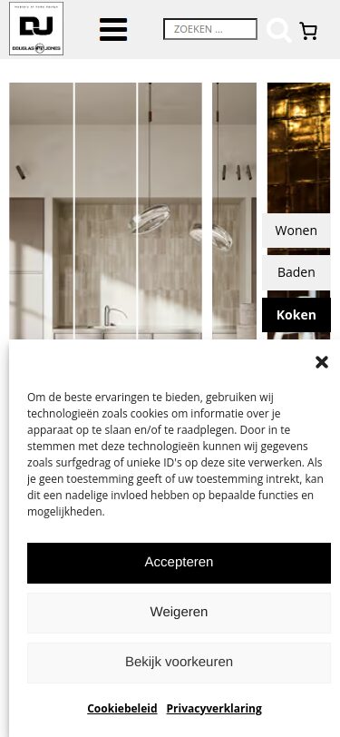 Website van Douglas & Jones op een telefoon