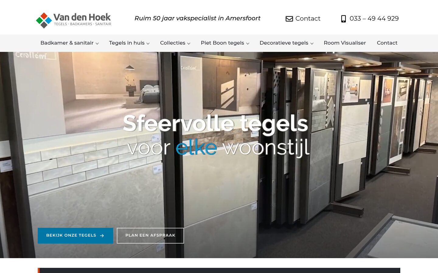 Website van Hoek Badkamers op een laptop