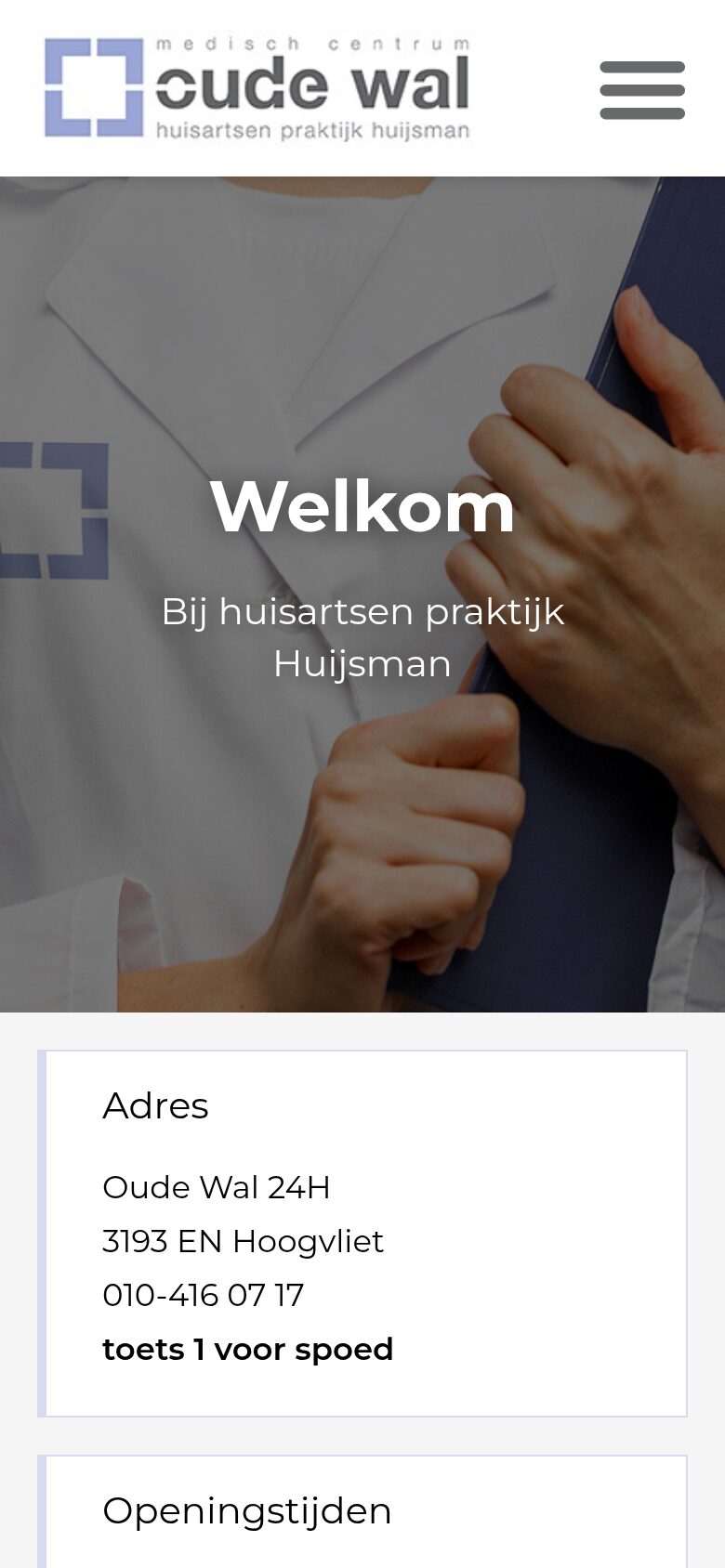 Huisartsenpraktijk Huijsman website on a phone