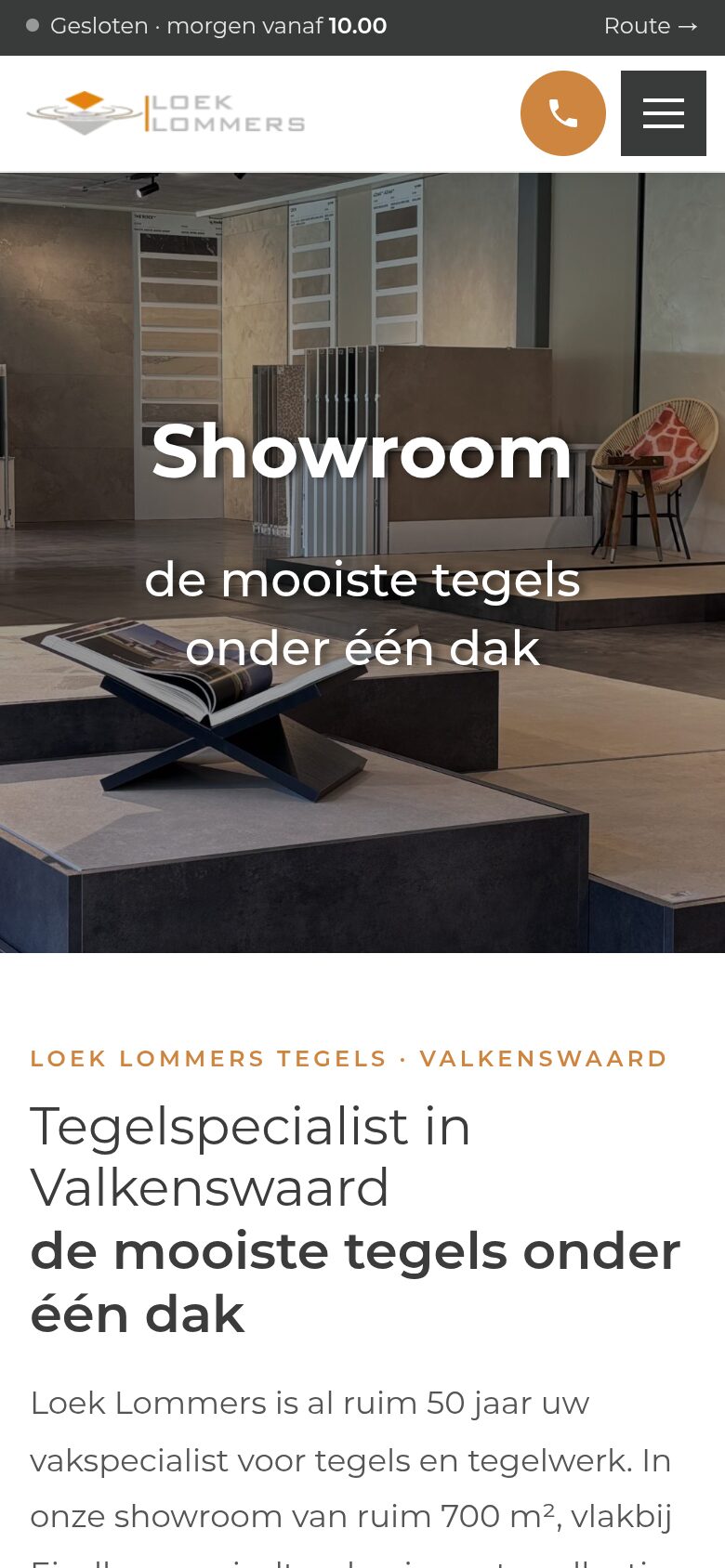 Website van Loek Lommers Tegels op een telefoon